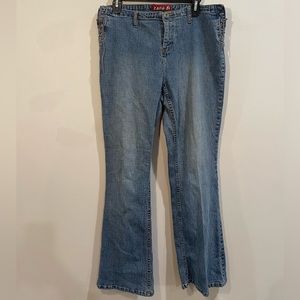 Jeans with lace sides